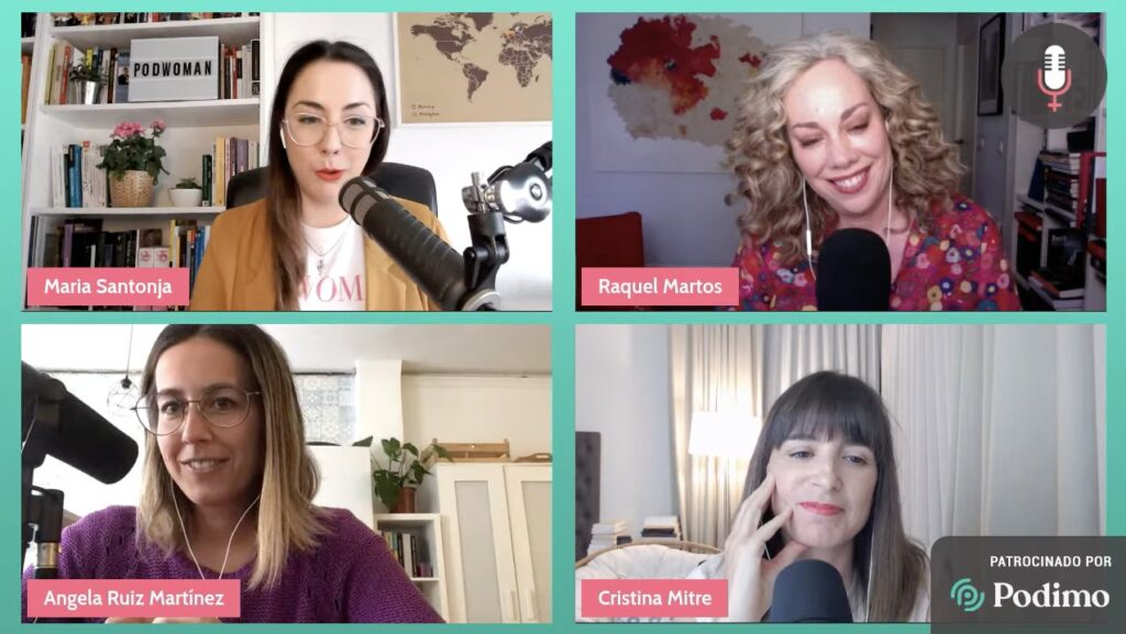 ángela en un encuentro de podcasting con Cristina Mitre, María Santoja y Raquel Martos